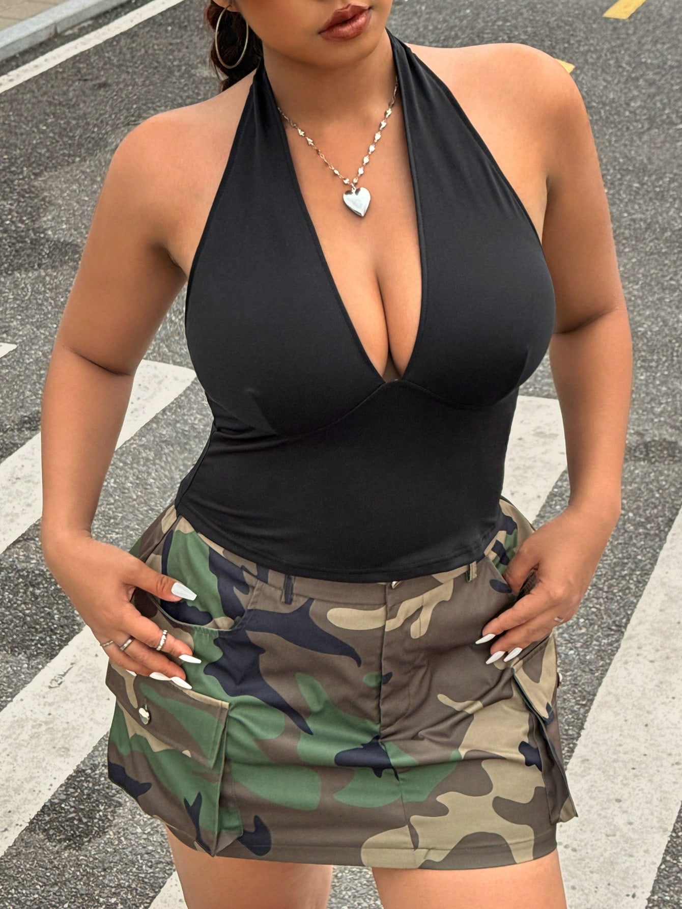 بلوزة نسائية جديدة عصرية بلون  - مراجعة Halter Neck Top وسعره